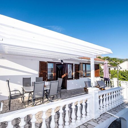 House Petra On The Beach-Sea Чезарица Экстерьер фото